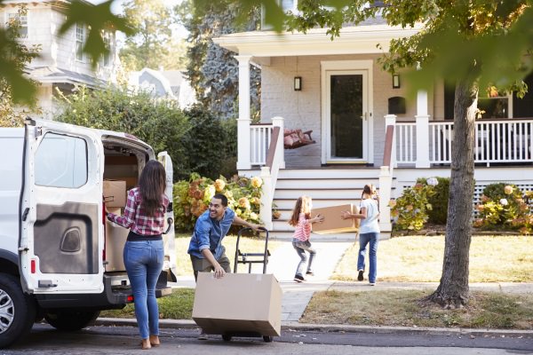 How to Hire Great Movers and Still Stay Within Your Budget